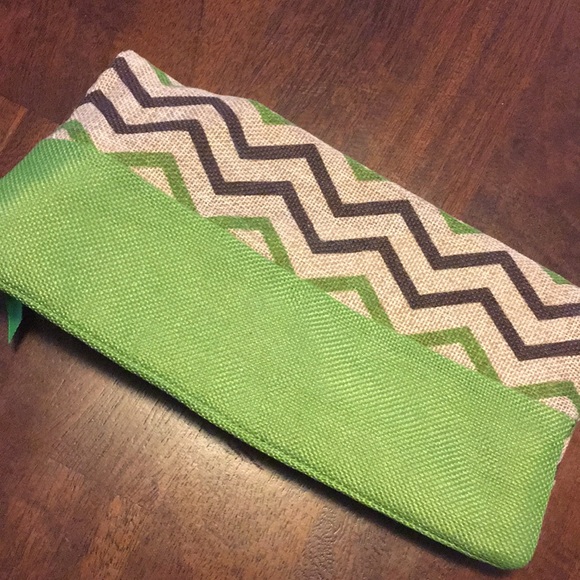 Chevron burlap clutch - Picture 3 of 4